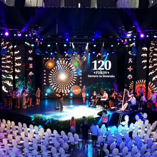 Fotka - Jún 2022-Siemens 120 rokov / Stará Tržnica